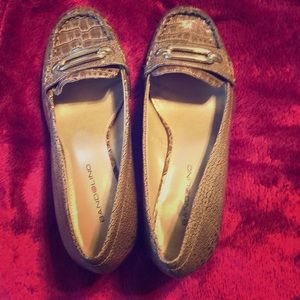 Women’s dress shoes